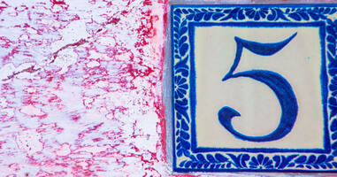 5 Benefits of Using SMS Text to Engage Your Customers