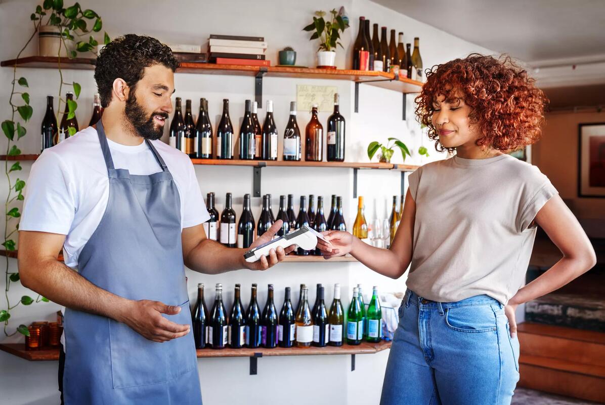 Mobile point of sale (mPOS): How to use it in your business in 2024