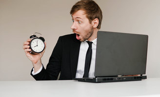 Crossing Time Zones: Synchronizing Communication for Globally Distributed Teams 