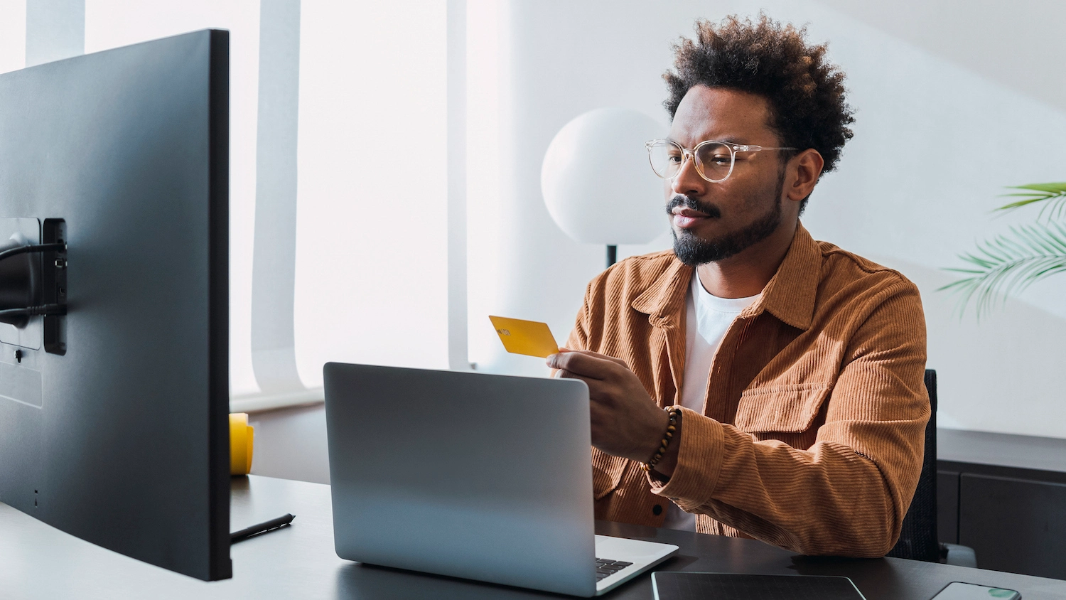 4 Tips to Turn Your Website Visitors into Customers