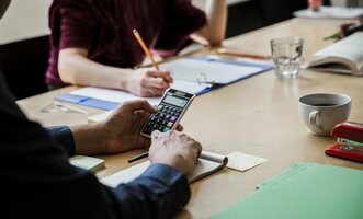 How to Calculate Shipping Costs and Make an Accurate Shipping Estimate