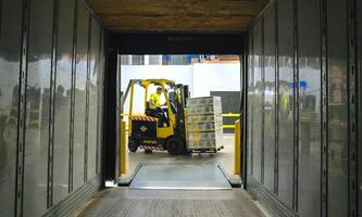 Reorder Quantity Formula: What It Is & How to Calculate It in 3 Steps