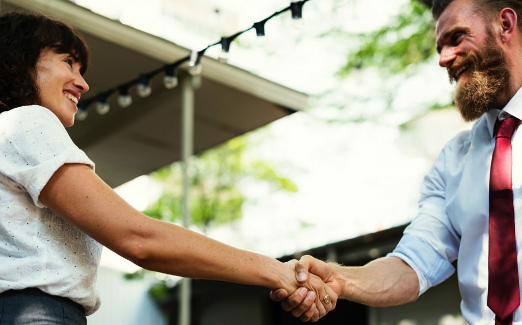 4 steps to win more customers for your business | Birdeye Blog