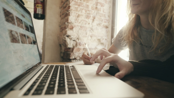 Easy ways for businesses to use stock content for social media