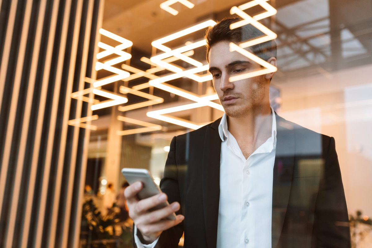 How to Find the Right B2B Contact Data Provider (Advice from Two Sales Experts)