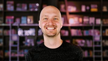 EP04: KYLE LACY, CMO AT LESSONLY