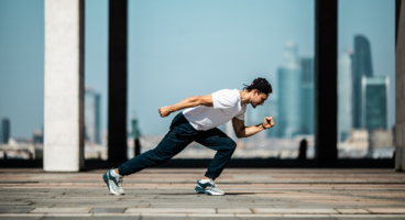 How to Manage a Remote Sales Team: 8 Powerful Strategies from the Pros