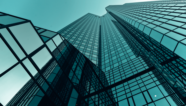 Why Non-UK Banks Must Embrace a New Era of 'Intelligence Everywhere' Customer Lifecycle Management