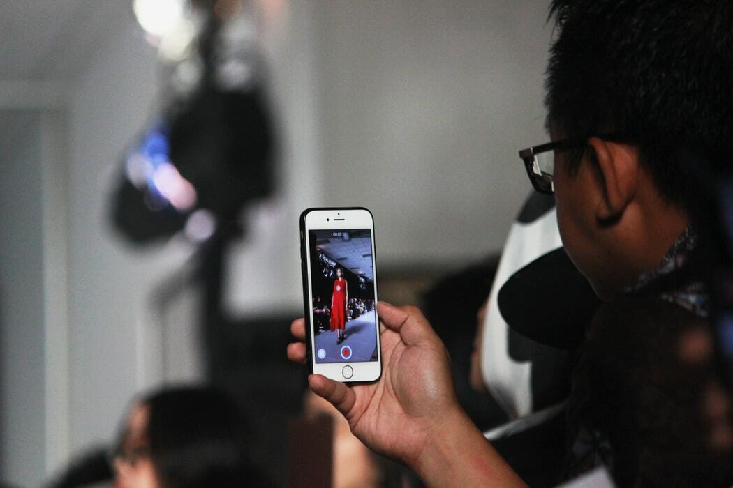 How Do Instagram Models Make Money and How Much Do They Get