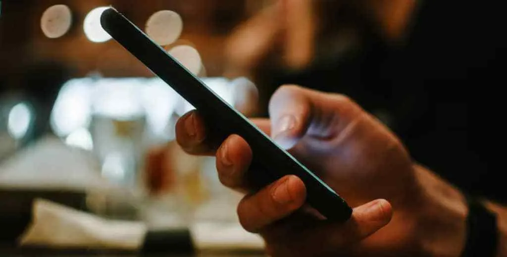 The Pros and Cons of Using Apple iMessage for Business Purposes