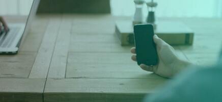 9 Less-Boring Alternatives to "Let's Touch Base" Emails