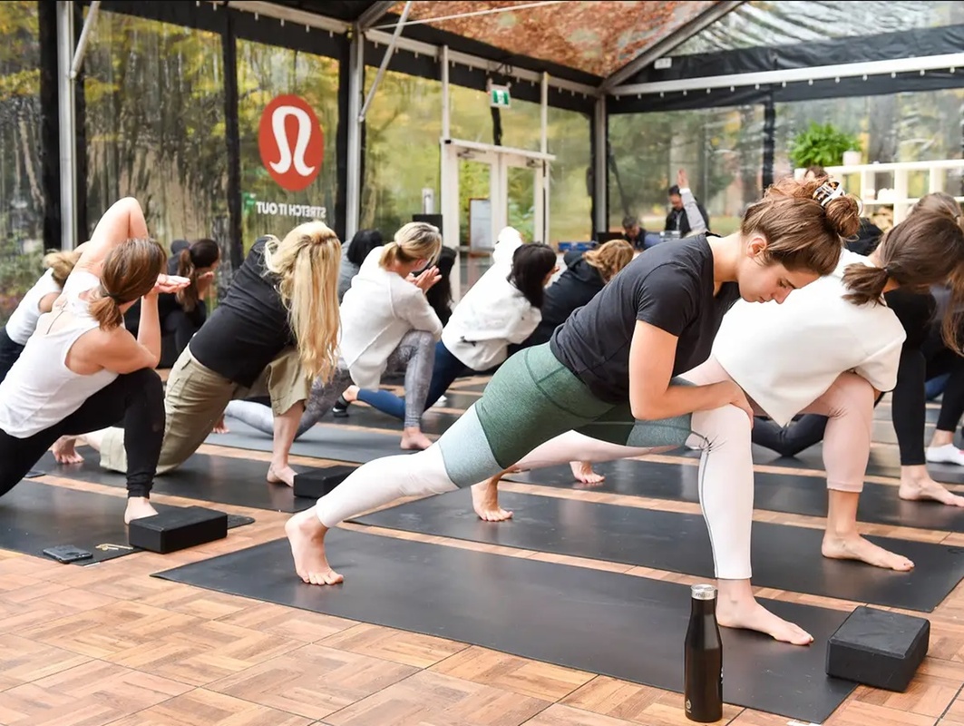 Lululemon Marketing Strategy: How To Thrive In A Saturated Apparel Market