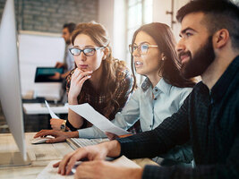 Agency or In-House: The Decision Every B2B Marketing Team Faces