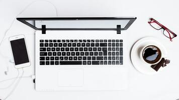 Hubs vs. Pillars: What's the Difference?