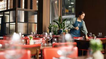 33+ real-life interview questions for hospitality and travel roles