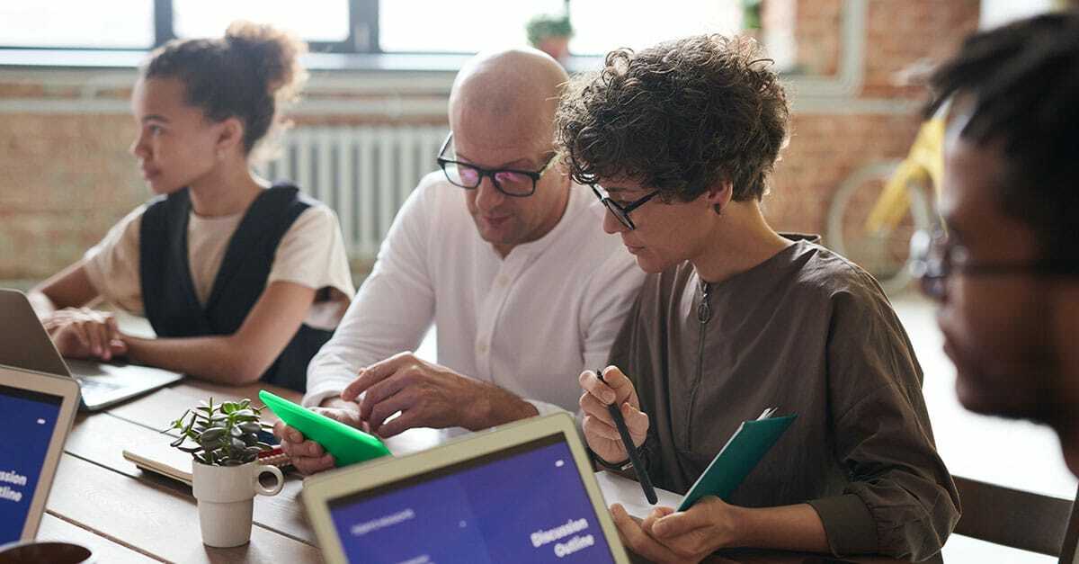 6sense Empowers Sellers with Microlearning Solution from Mediafly