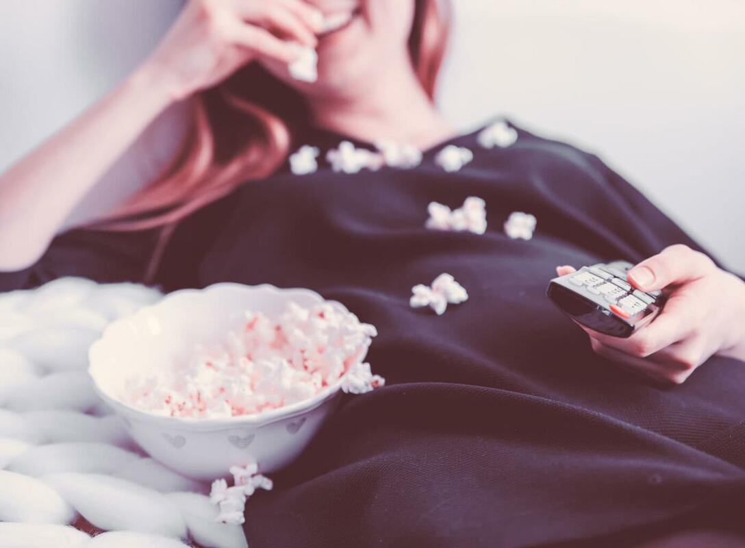 8 more funny customer service scenes in film and TV