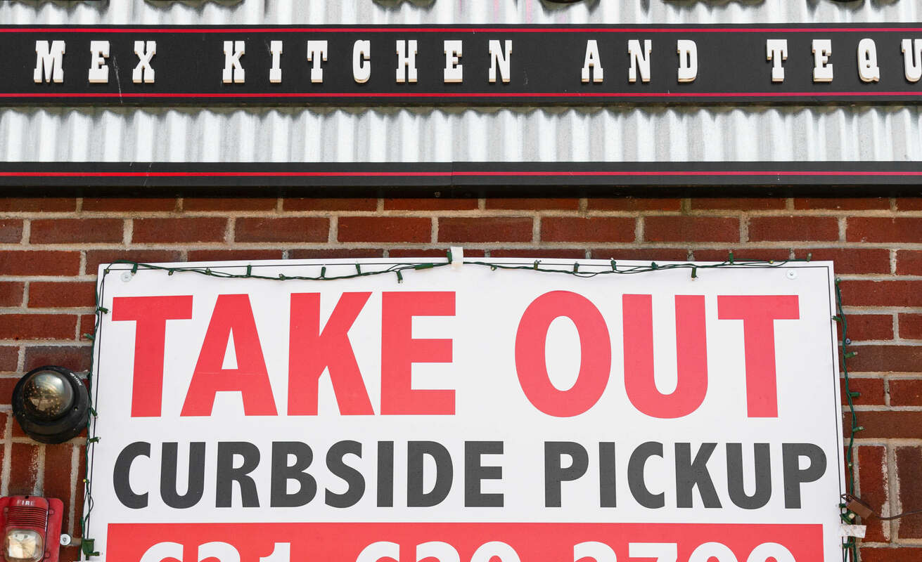 How to Use SMS for Curbside Pickup and In-Store Pickup