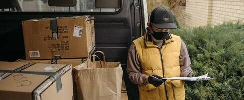 How Shipping Carriers are Prepping for the Holiday Selling Season