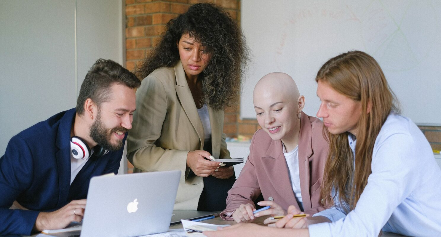 Learn From The Best: 11 Sales Communities To Help You Go Pro