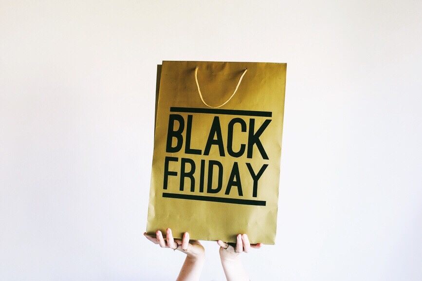 8 Ways to Triple Your Black Friday Sales with Social Media