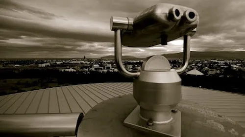 Innovation Expert Geoffrey Moore: Your Company's Vision and Values Shouldn't Change in a Crisis