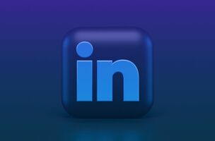LinkedIn's AI Evolution: 7 Ways It's Transforming Professional Networking