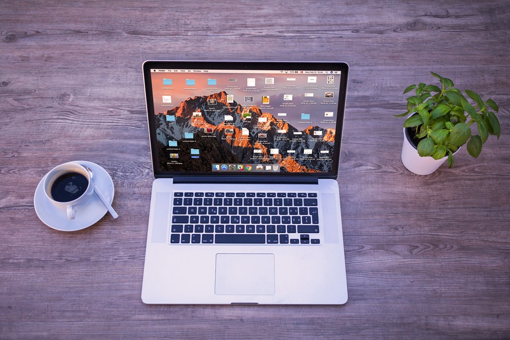 How to declutter your digital desk