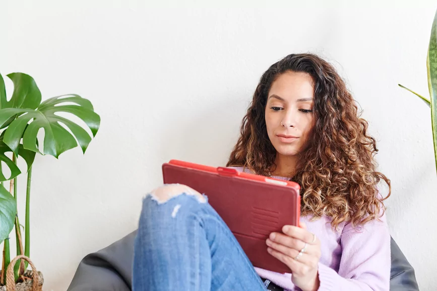 The Advantages and Disadvantages of Learning in Online Classes in 2023