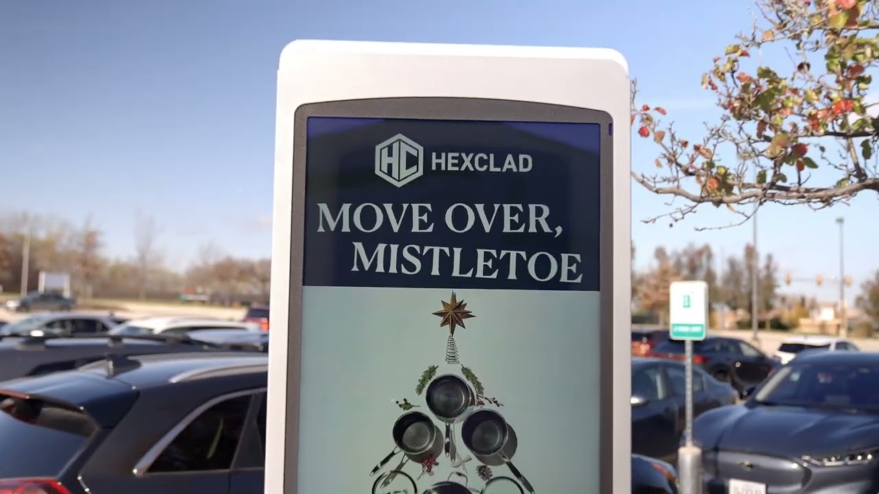 How HexClad Used Experiential Marketing Out-of-Home (OOH) Ads in Chicago to Deliver Sales