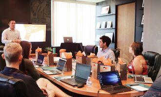 Level Up: The 8 best sales training programs for sales managers in 2023