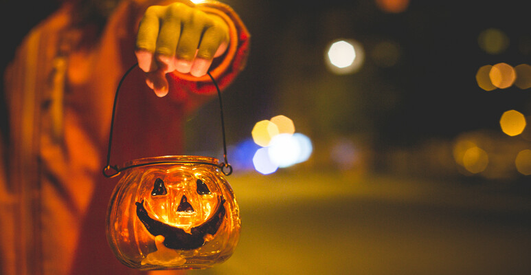 👻 No tricks, just treats - how to make delightful Halloween emails