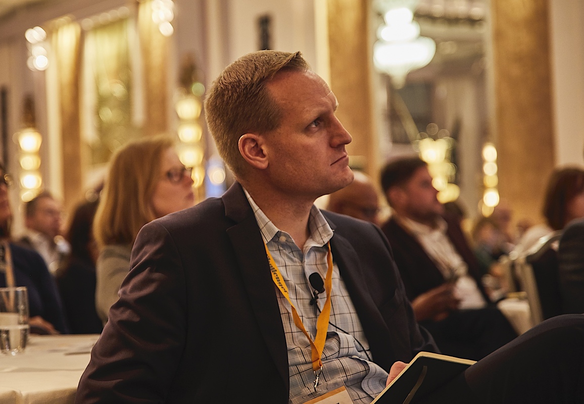 Guest Post: I Can't Challenge Your Thinking If I Don't Have Your Attention - SalesLoft %