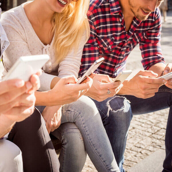 Texting Etiquette 101: How to Write Polite Texts in Personal and Professional Relationships