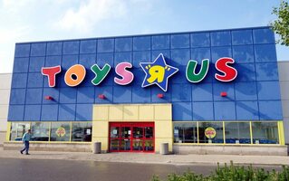 Retail Digital Marketing Strategies: Lessons from Toys 'R' Us