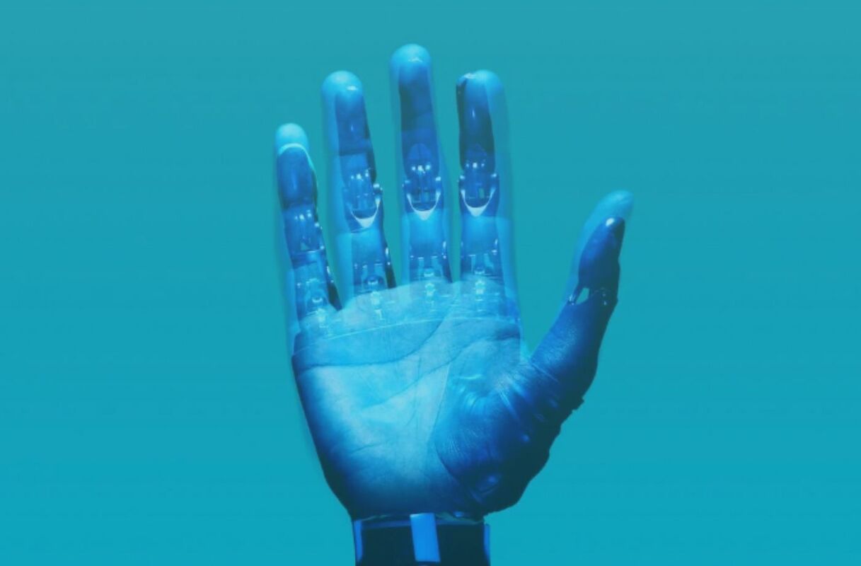 10 Tips to Leverage AI in Social Media Content Creation