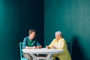 What is customer rapport? (+8 ways to build it)