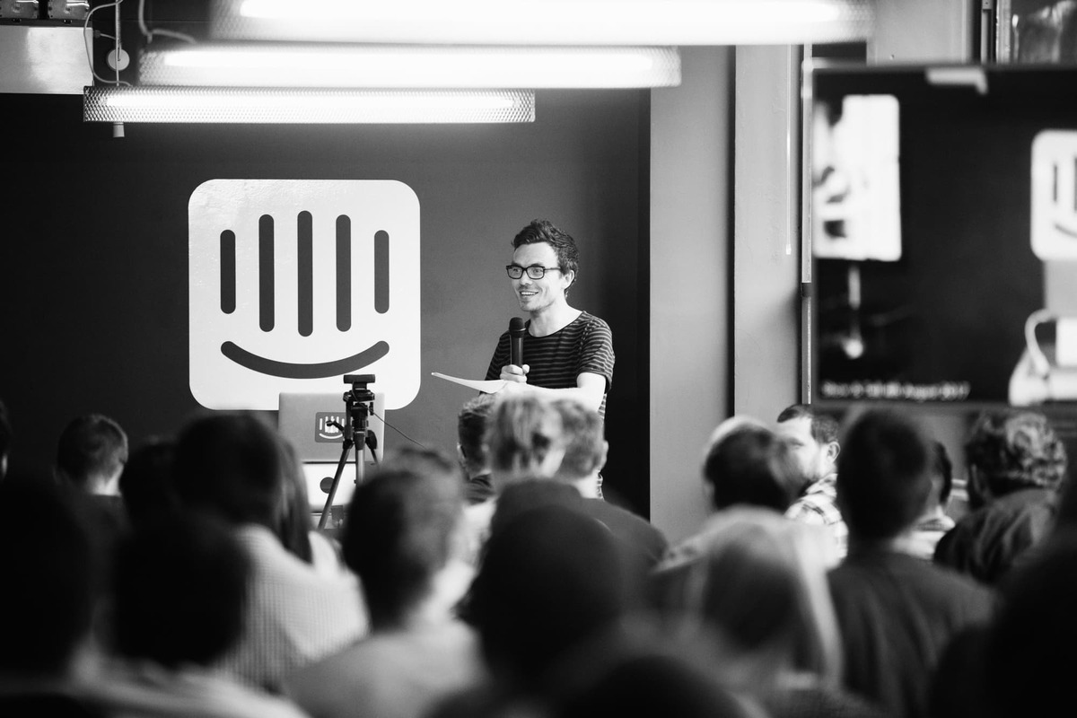 Intercom reduced commission inquiries by 30% with CaptivateIQ