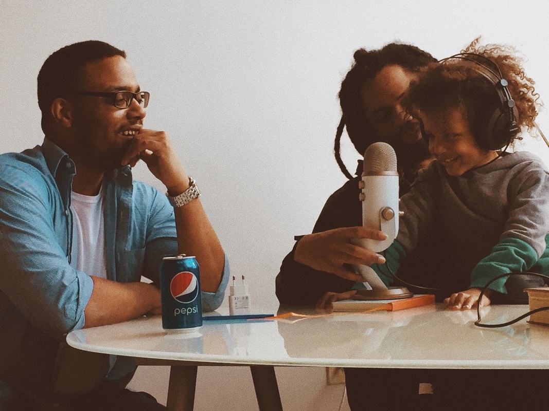 20+ Best Business Podcasts for You to Learn in 2023