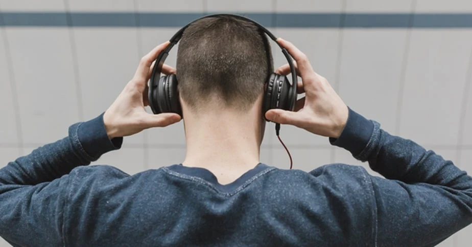 The 21 Best Business Podcasts to Listen to in 2021