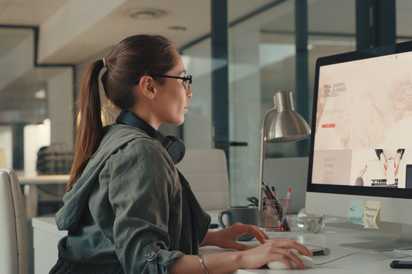 17 Best Full-Screen WordPress Themes for 2022