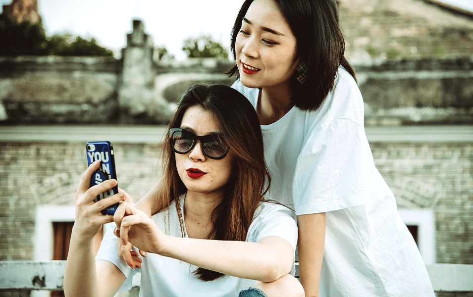 3 Ways to Send a Text from a Different Number (+ 10 Services You Can Use to Do It)