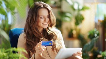 8 irresistible customer loyalty email examples to win over your audience