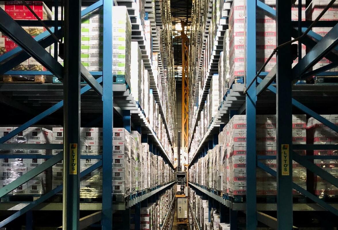 4PL vs 3PL: Choosing the Right Logistics Provider for Your Ecommerce Business