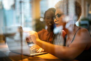 How to Bring Hybrid and Remote Teams Together