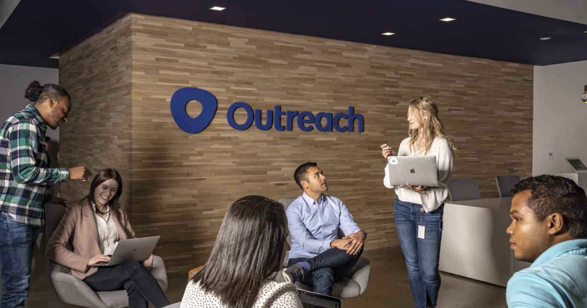 Less Clutter, More Closing: 5 Tips to Maximize the AE's Inbox