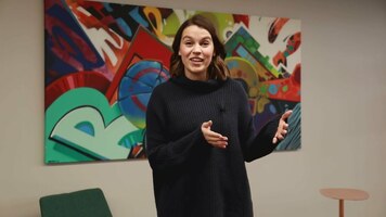 Demand Generation vs Lead Generation | Lynsey Johnson