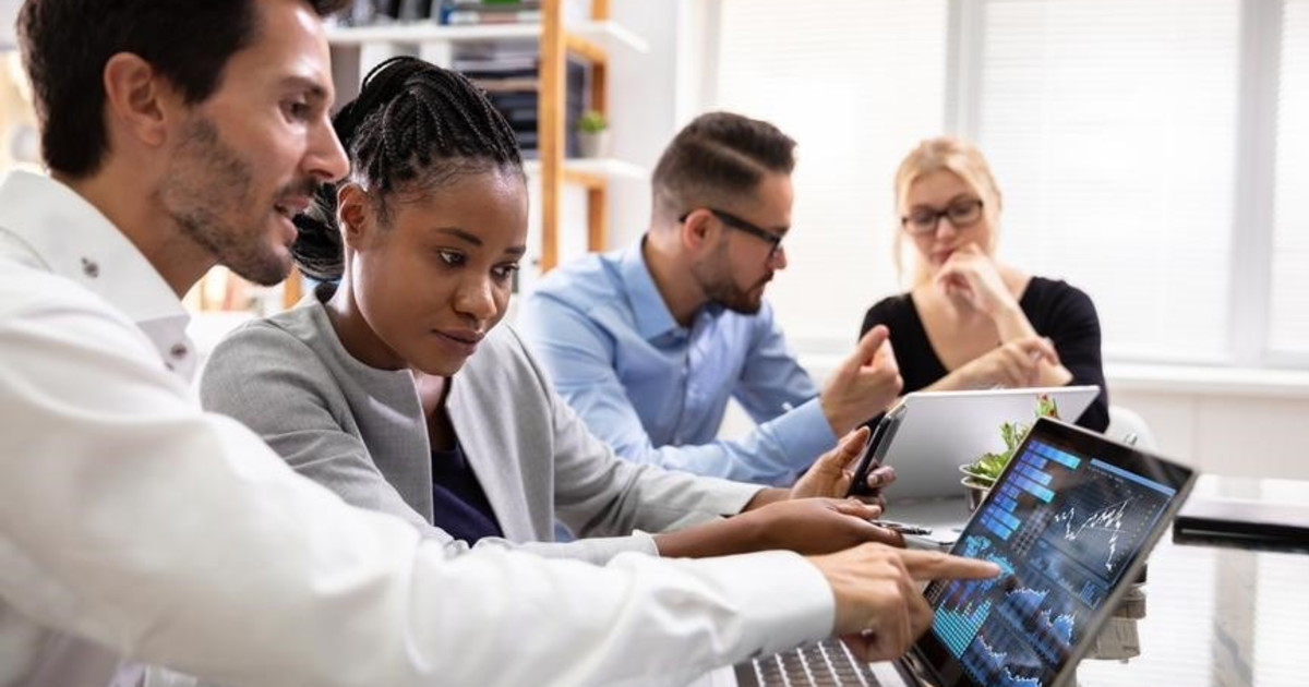 24 Experts: Uses of Predictive Analytics to Improve CX