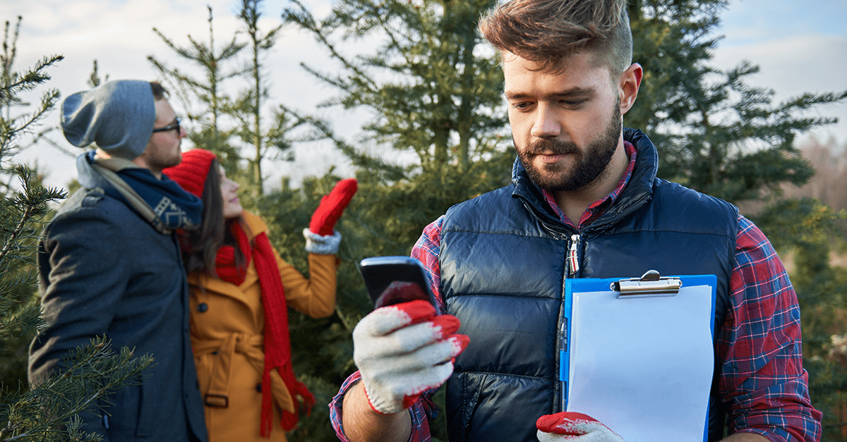 6 Ways to Attract Seasonal Employees With SMS Marketing Messaging