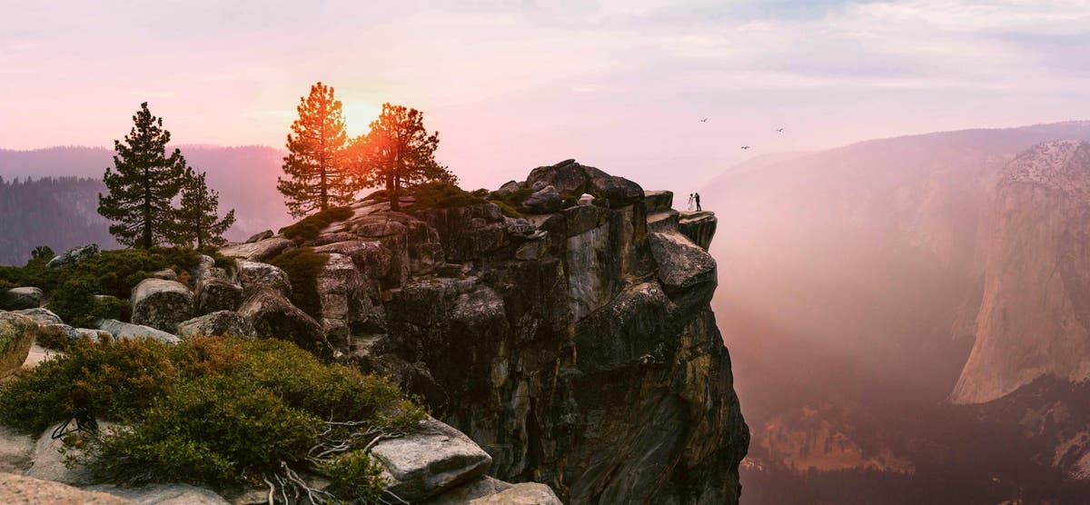 Everything you need to know to create jaw-dropping outdoor wedding photos